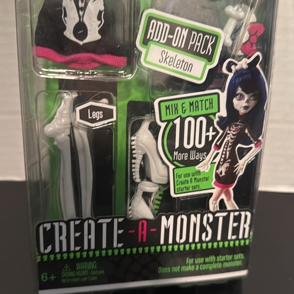 NIB Monster High Create a Monster Add On Pack Skeleton 2011 Original Run NRFB - Picture 3 of 6
